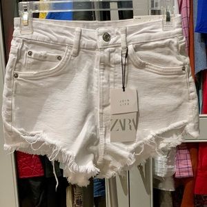 Zara Distressed Denim White Shorts  New With Tags Size 2 Hi-Rise Waist